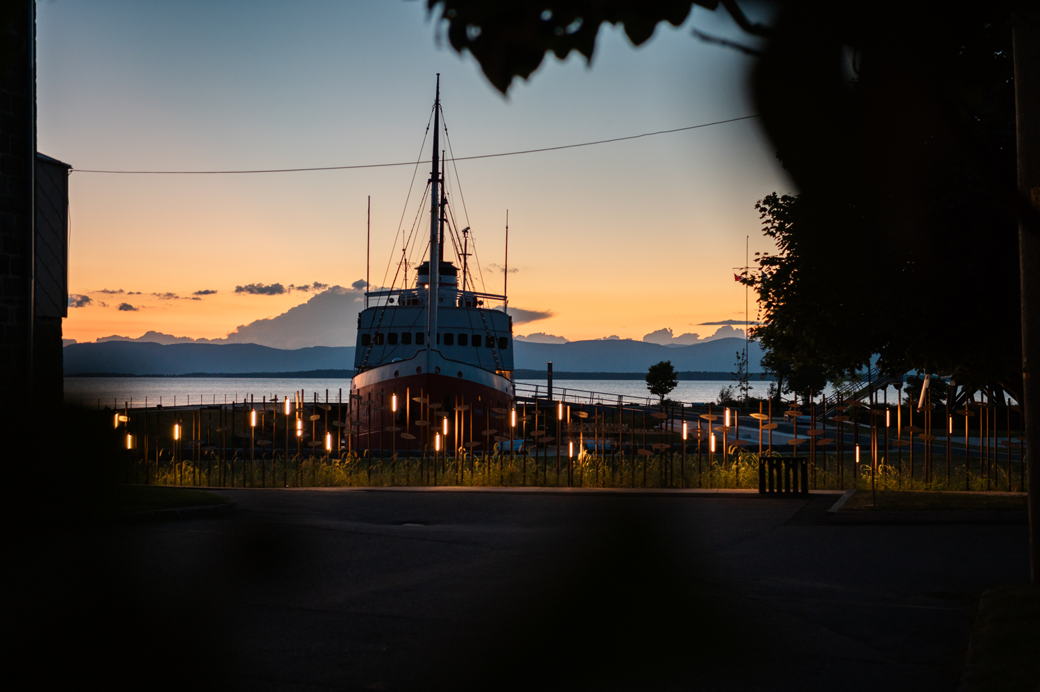 Bateau-musée au MMQ coucher du soleil